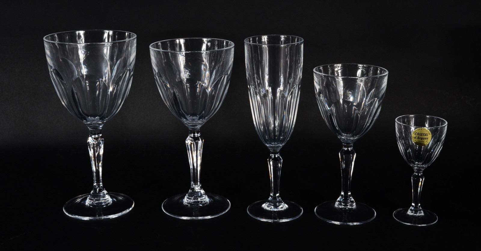 Serviço de cristal francês D'arques, composto de: 11 taças para água... - foto 2 de 3