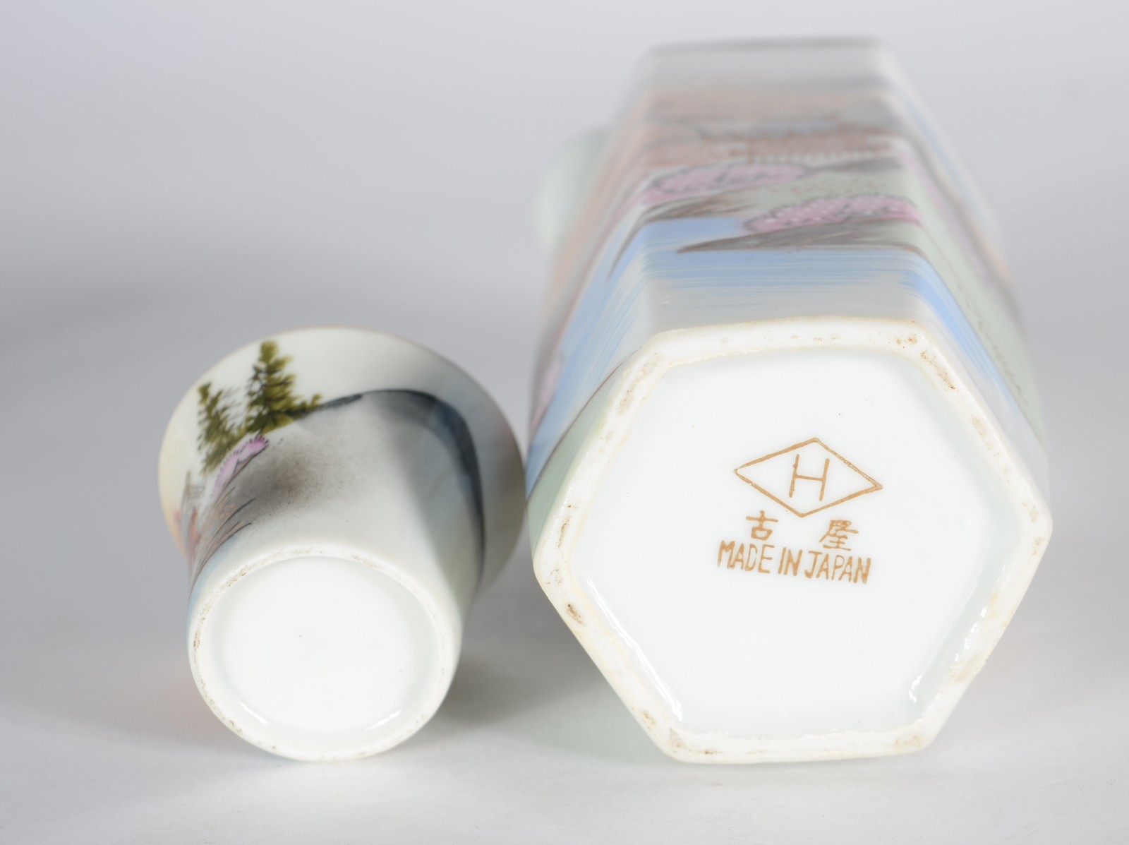 Diversas peças, sendo: conjunto com 6 xícaras para café de porcelana... - foto 4 de 6