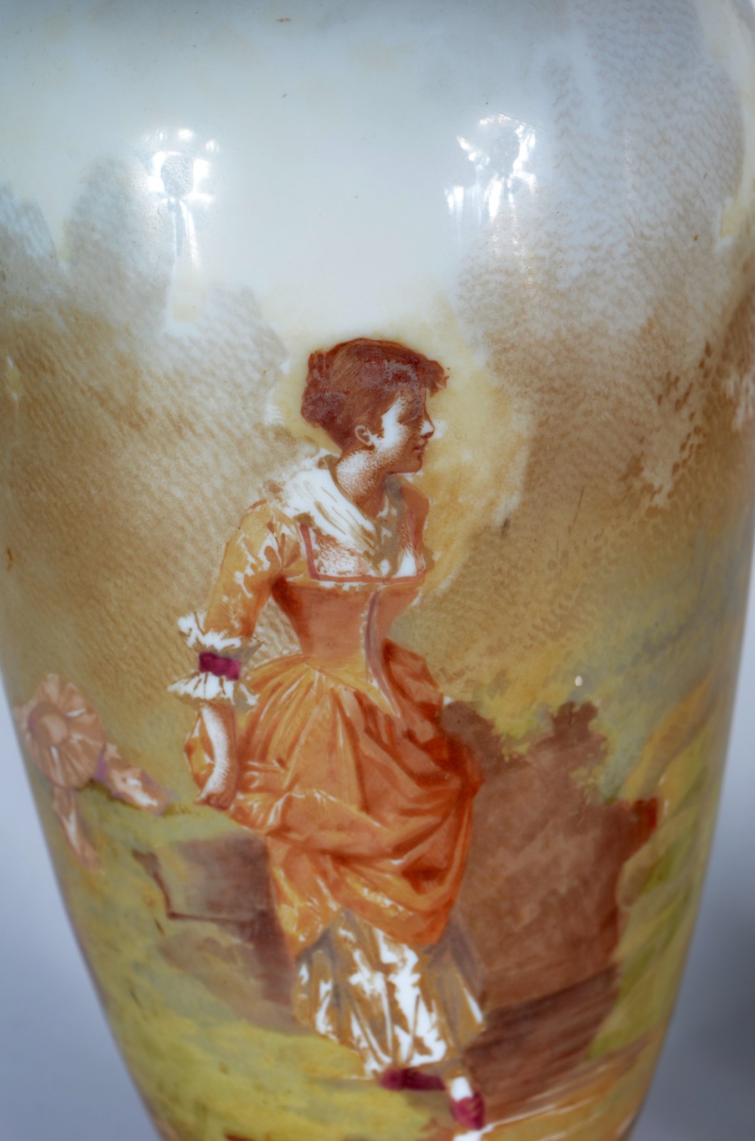 Par de belos e antigos vasos de opalina francesa decorados com... - foto 3 de 9