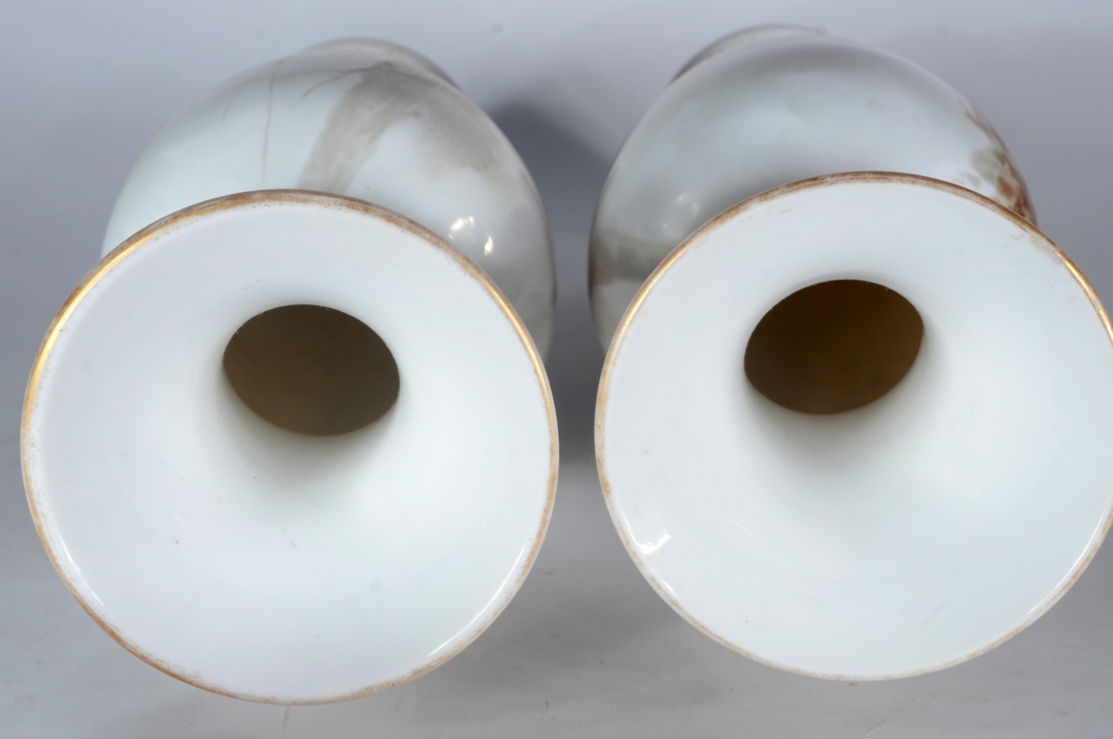 Par de belos e antigos vasos de opalina francesa decorados com... - foto 5 de 9