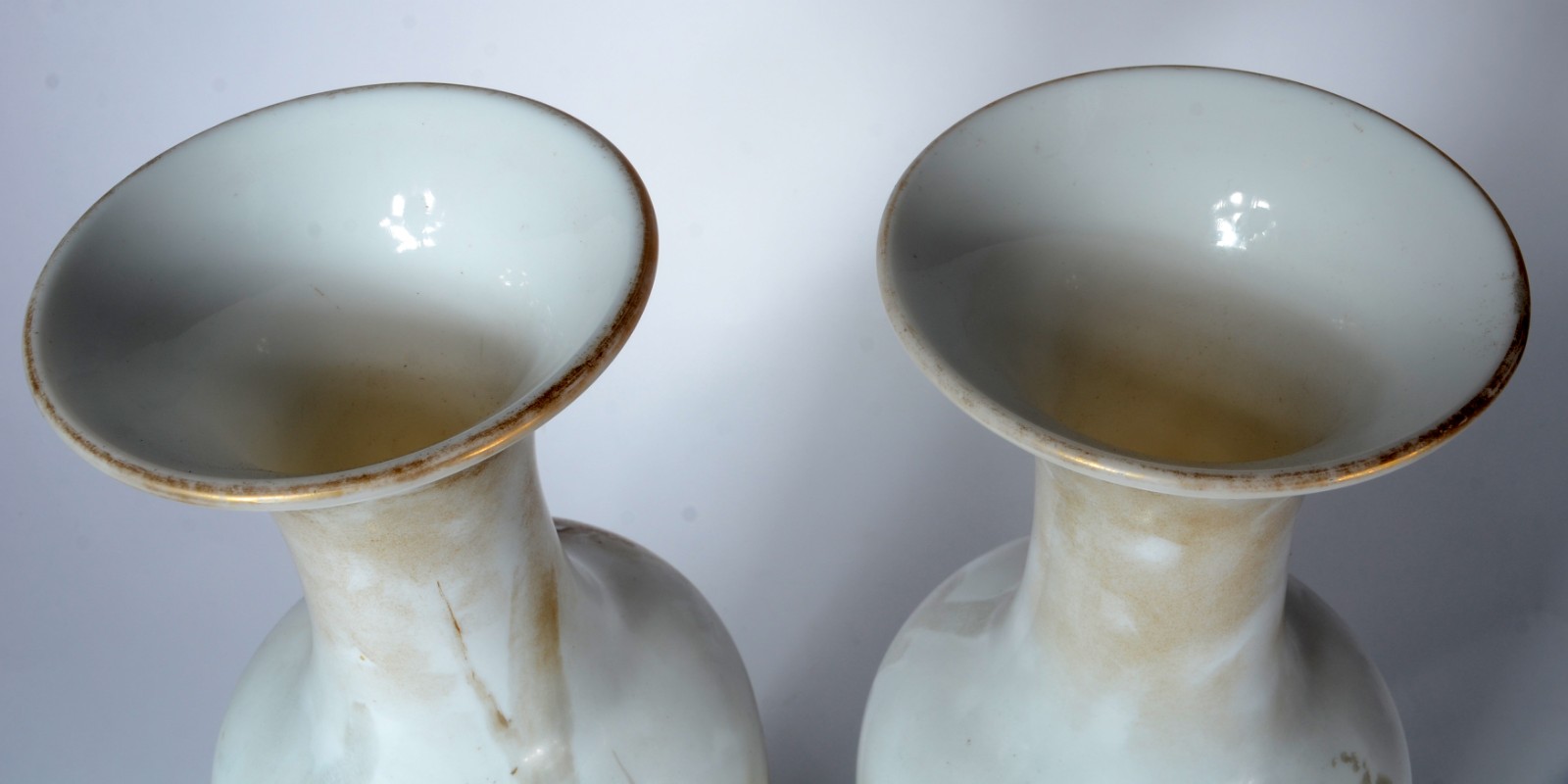 Par de belos e antigos vasos de opalina francesa decorados com... - foto 6 de 9