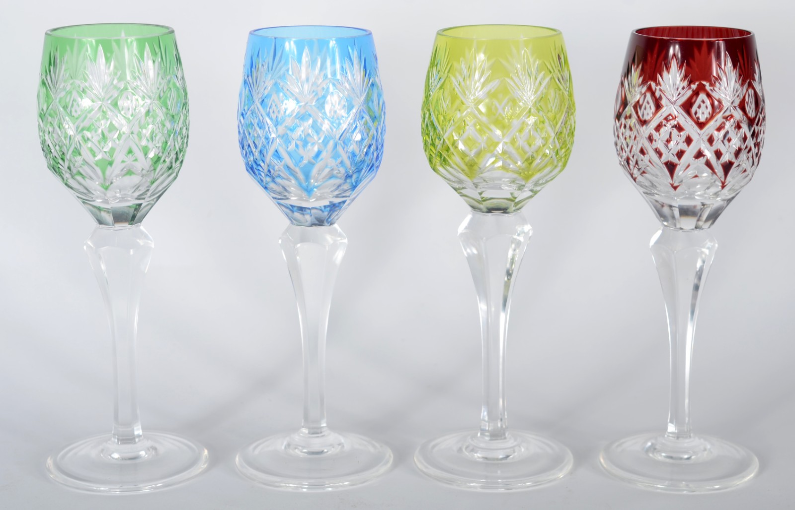 Conjunto com 4 cálices para licor de cristal doublé lapidado... - foto 1 de 3