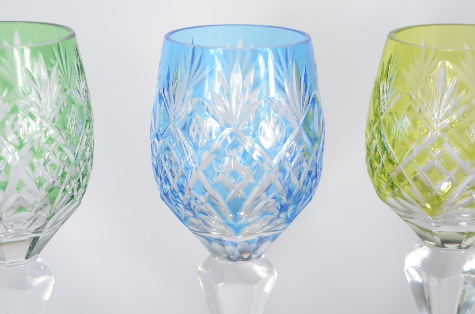 Conjunto com 4 cálices para licor de cristal doublé lapidado... - foto 2 de 3