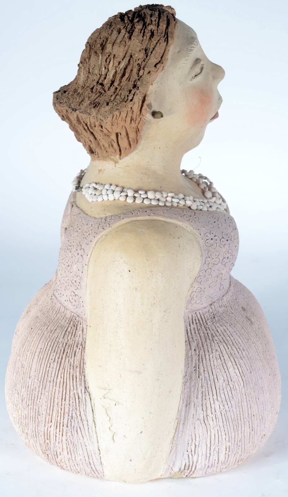Arte Popular - Figura feminina modelada em barro cozido. Assinada. - foto 6 de 8