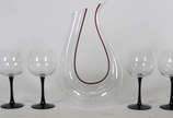 Decanteur para vinho  e 4 taças com bases na co... - Decanteur para vinho  e 4 taças com bases na cor preta.