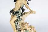 Escultura de resina italiana policromada repres... - Escultura de resina italiana policromada representando figura feminina com criança e peixes, assinada, Giuseppe Armani, edição limitada 375/5000...