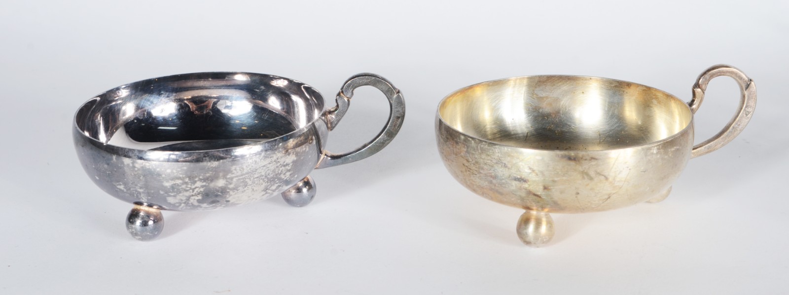 Conjunto com 12 taças para sorvete de metal prateado (desgastes do... - foto 2 de 2
