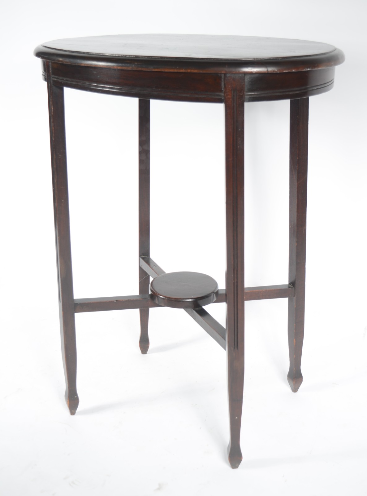 Mesa auxiliar de madeira nobre, feitio oval com quatro pernas retas... - foto 1 de 5