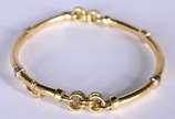 Pulseira de ouro 18 k,. com pequenos elos later... - Pulseira de ouro 18 k,. com pequenos elos laterais e mini brilhantes. (Por motivos de segurança a peça não se encontra na loja).