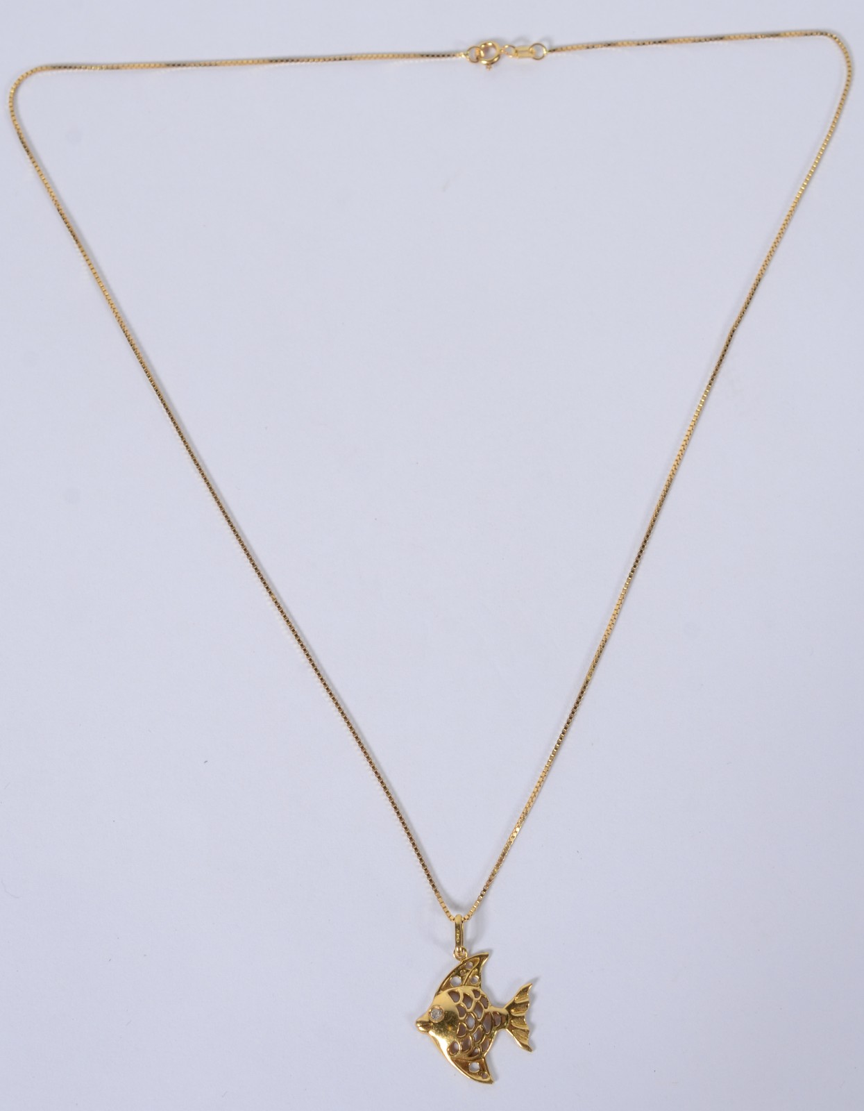 Colar com pendente feitio peixe de ouro 18 k., contraste 750 mls... - foto 2 de 6