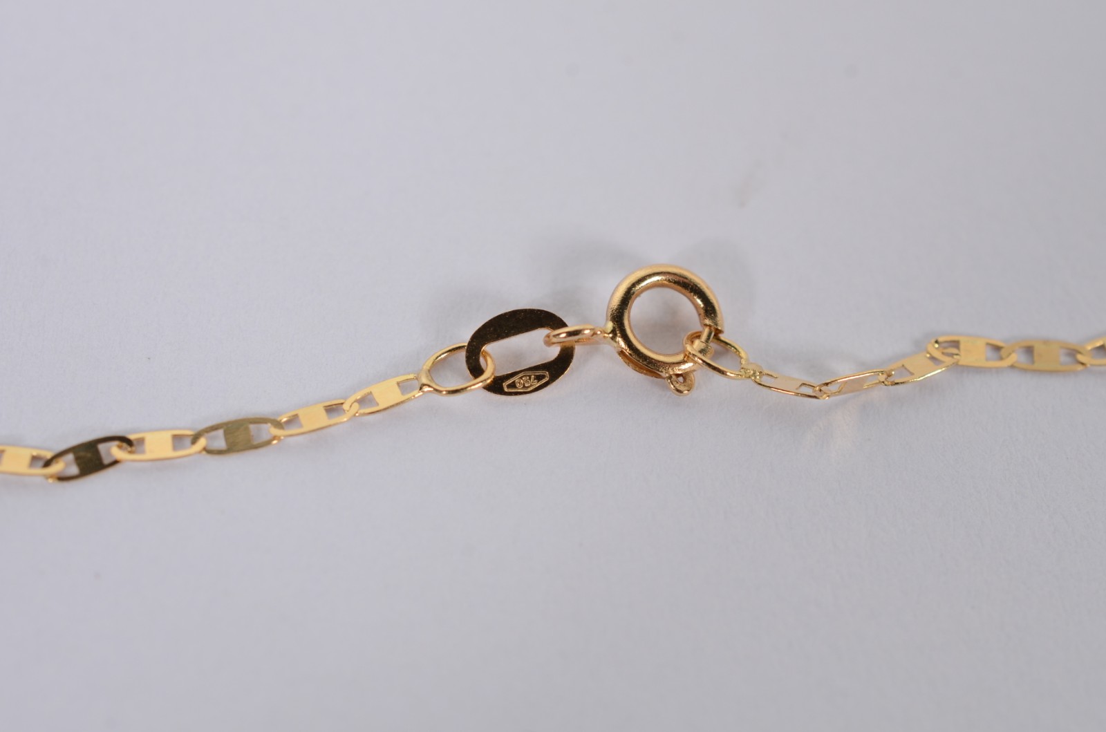 Colar com pendente Nossa Senhora Desatadora dos de nós de ouro 18 k... - foto 5 de 6