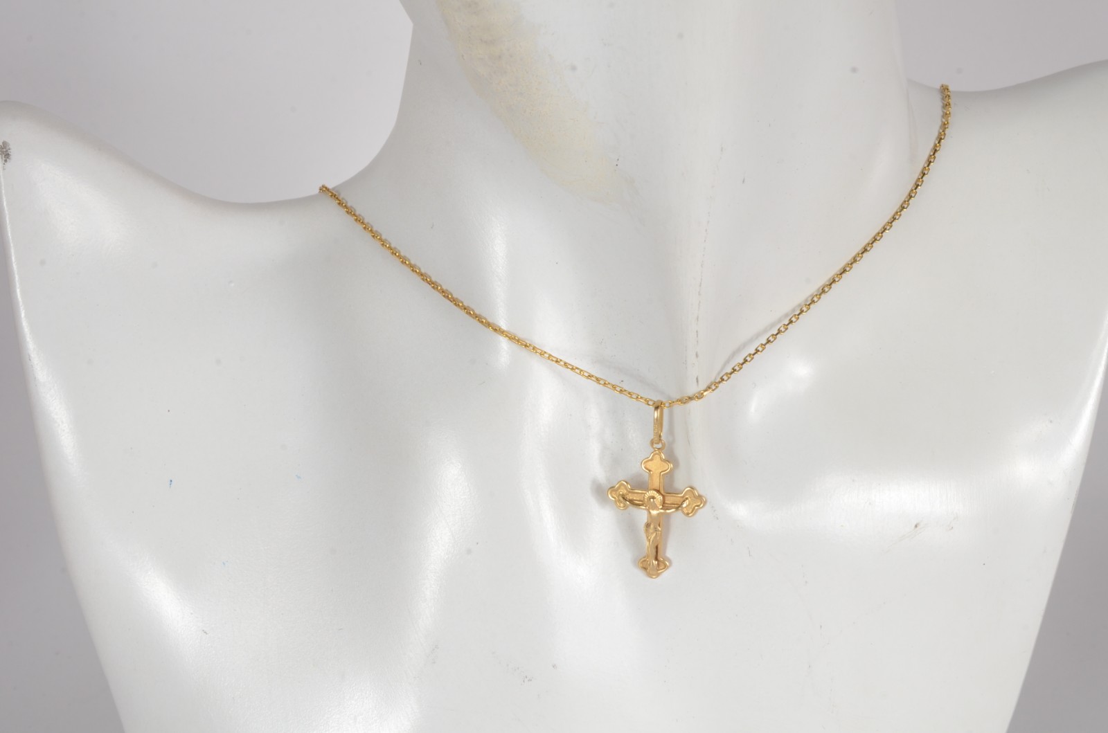 Colar com crucifixo com Cristo de ouro 18 k., contraste 750 mls. (Por... - foto 6 de 6