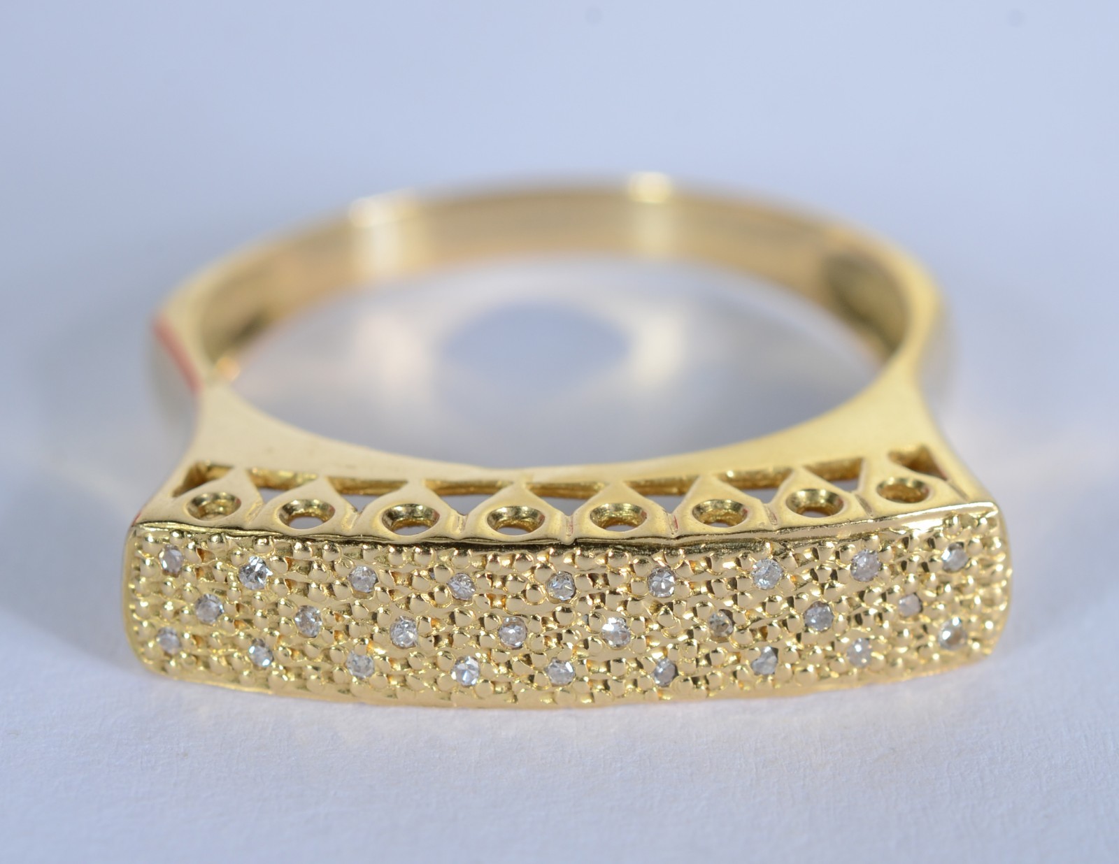 Anel de ouro 18 k., contraste 750 mls com mini brilhantes, aro 19... - foto 1 de 4