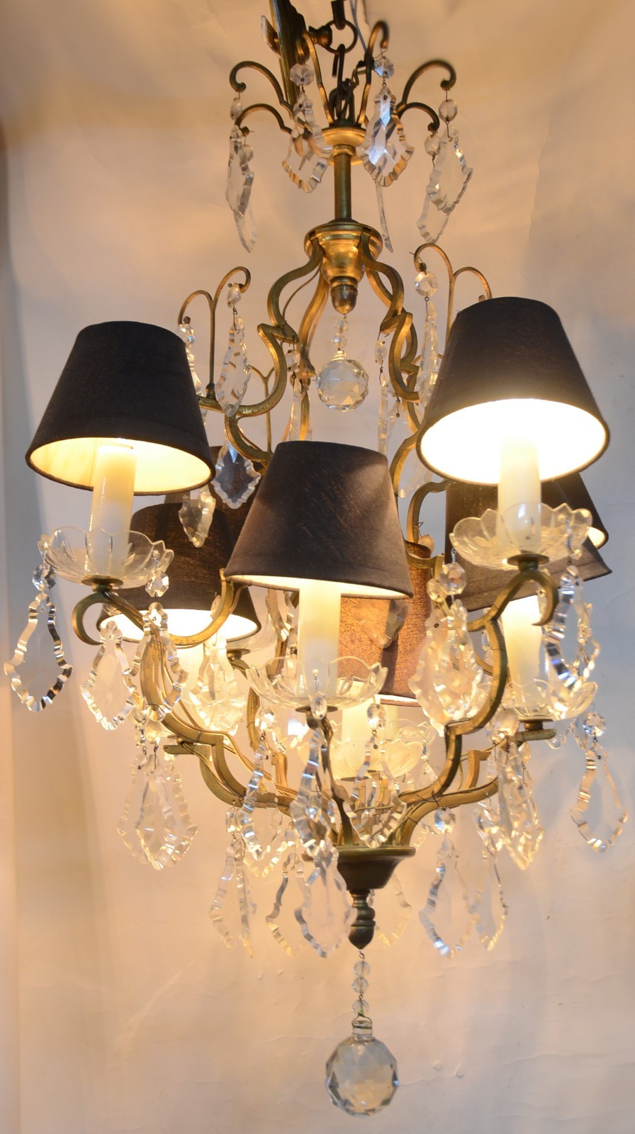 Lustre de metal dourado com placas de cristal lapidado, estilo... - foto 1 de 5