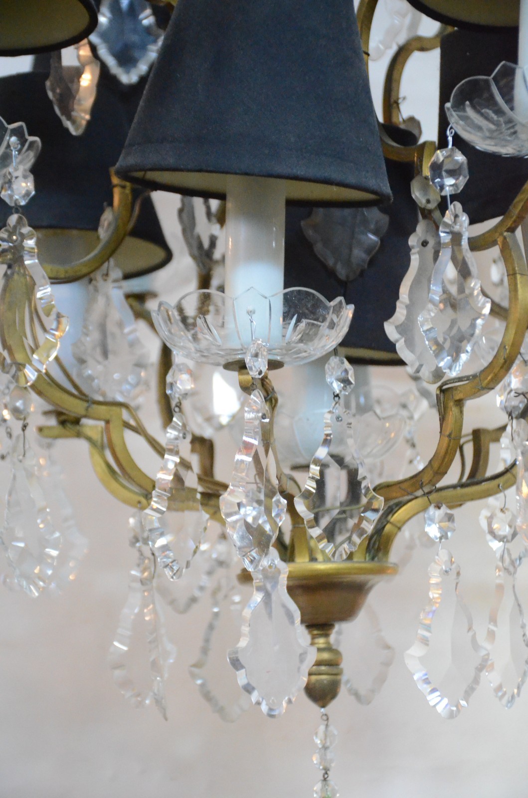 Lustre de metal dourado com placas de cristal lapidado, estilo... - foto 4 de 5