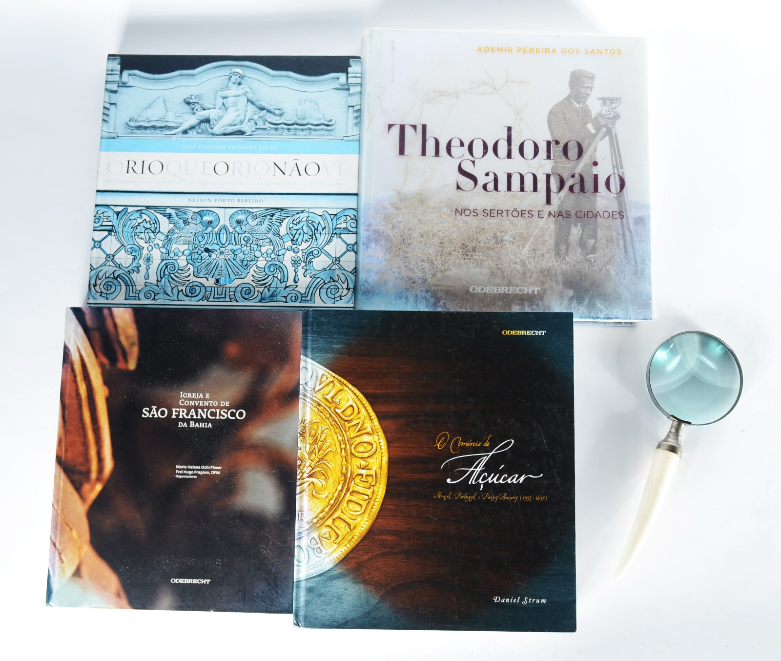Quatro livros diversos: a) O Rio que o Rio não vê; b) Theodoro... - foto 1 de 6