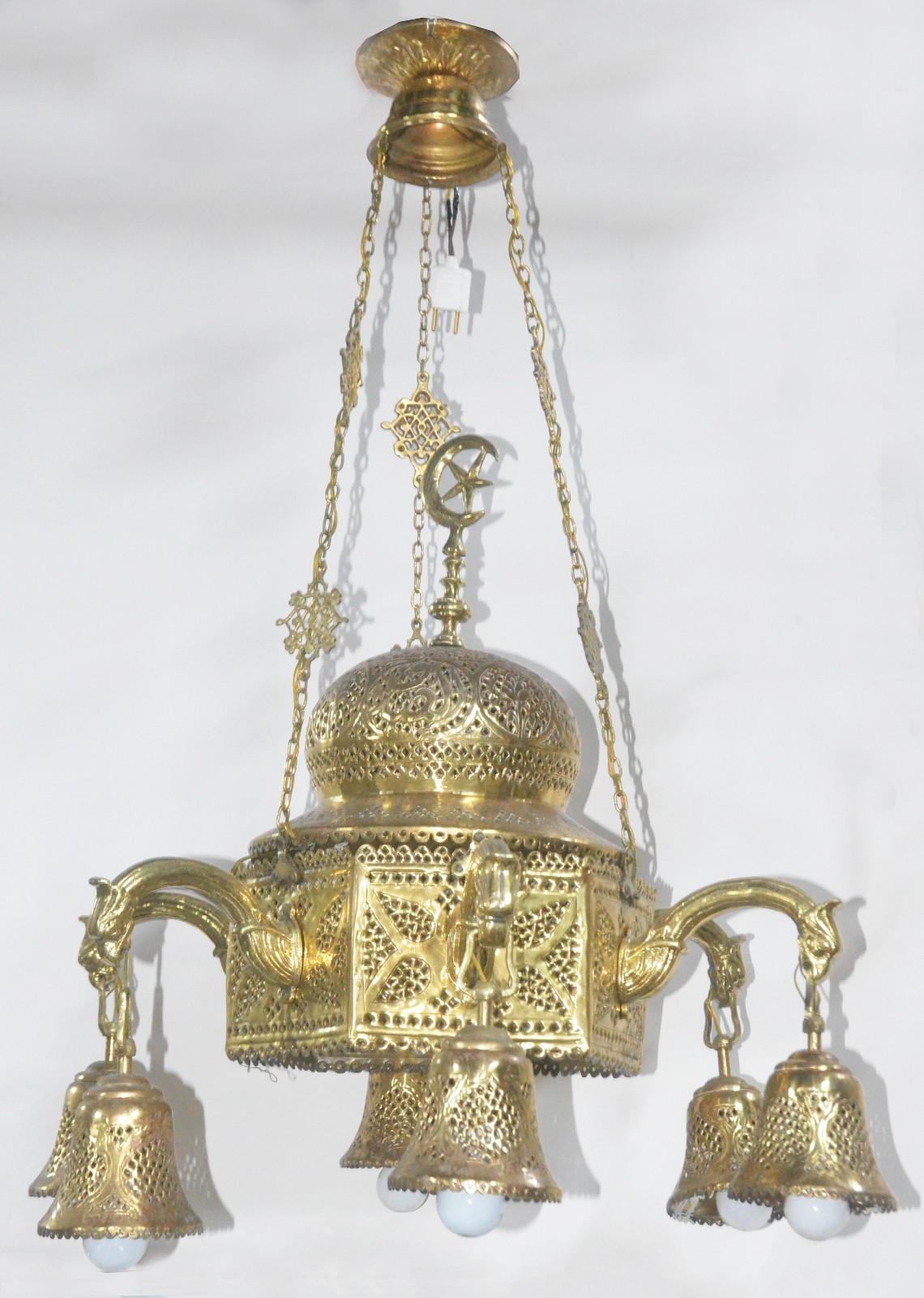 Lustre oriental de metal dourado com vazados, feitio sextavado... - foto 1 de 4