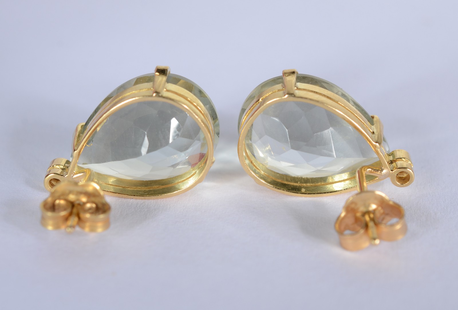 Par de brincos de ouro 18 k., contraste 750 mls pedra feitio "gota" e... - foto 4 de 5