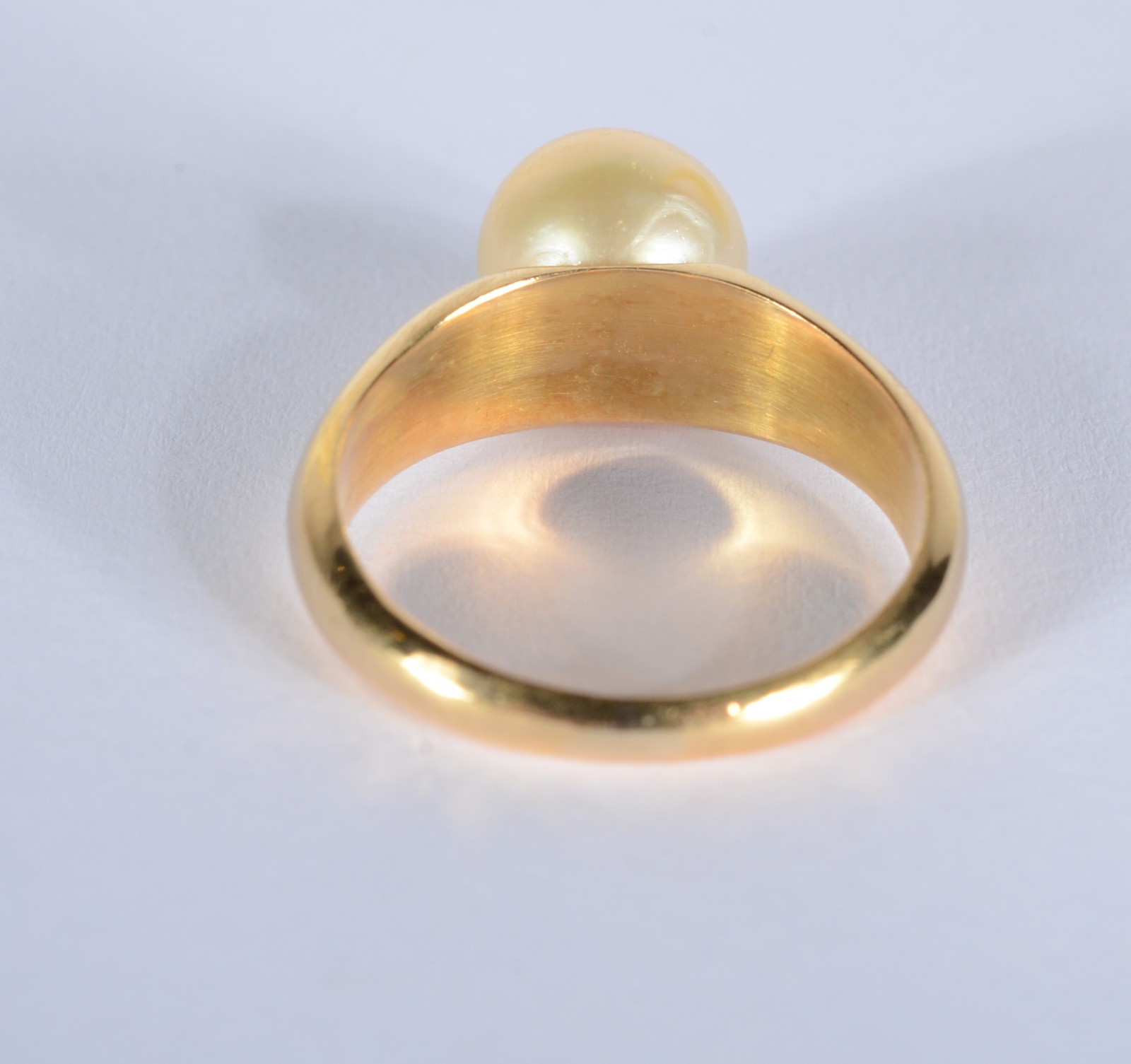 Anel de ouro 18 k., contraste 750 mls com perola, aro 18. (Por... - foto 3 de 5