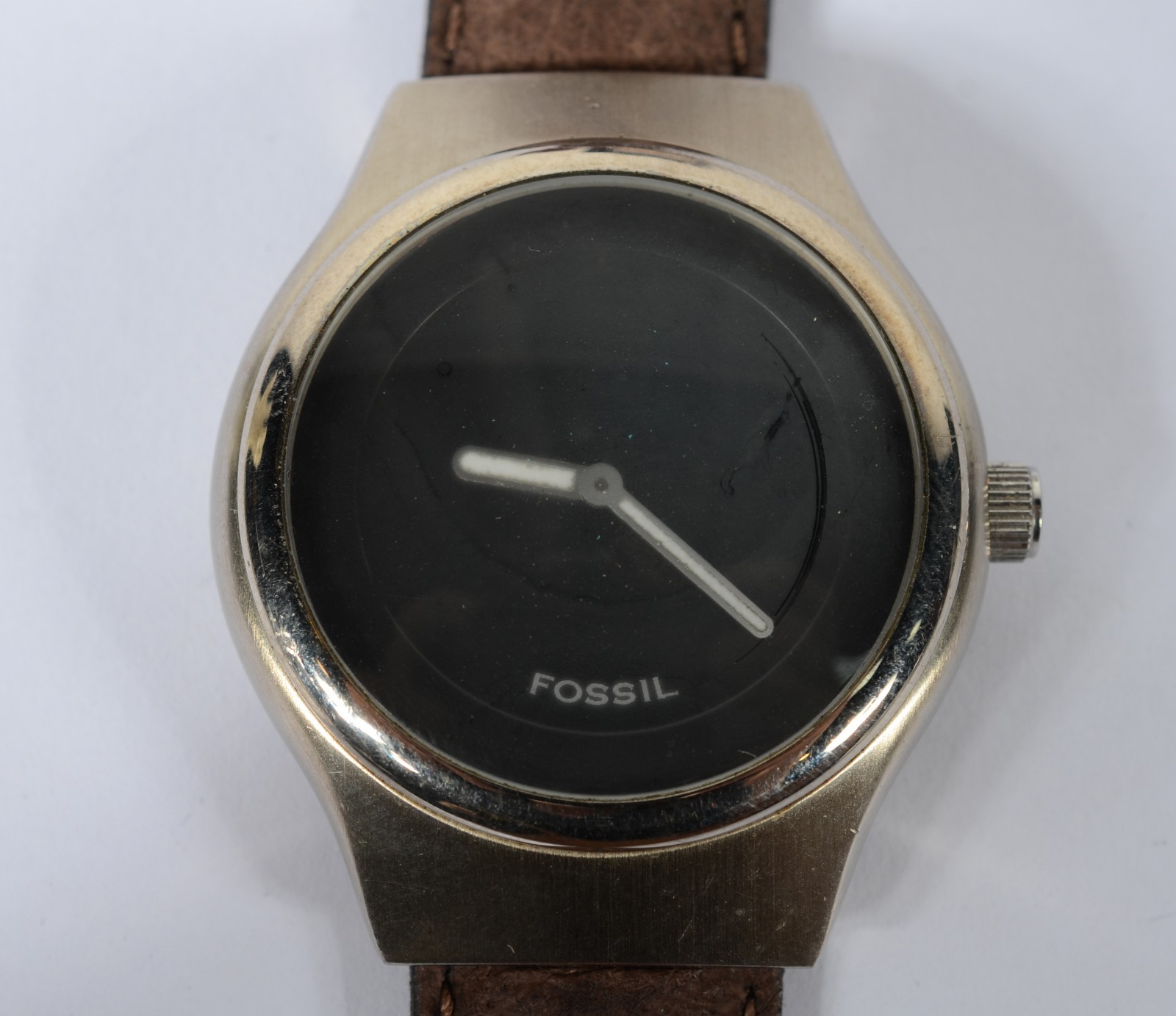 Relógio de pulso, marca Fóssil, caixa em aço, pulseira de couro... - foto 1 de 6
