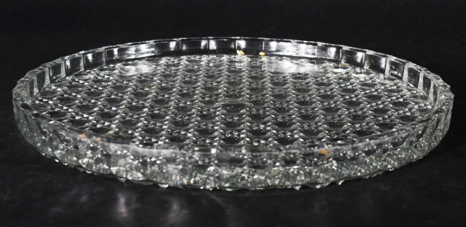 Quatro peças diversas de vidro/cristal, sendo: fruteira, prato, bowl... - foto 5 de 7