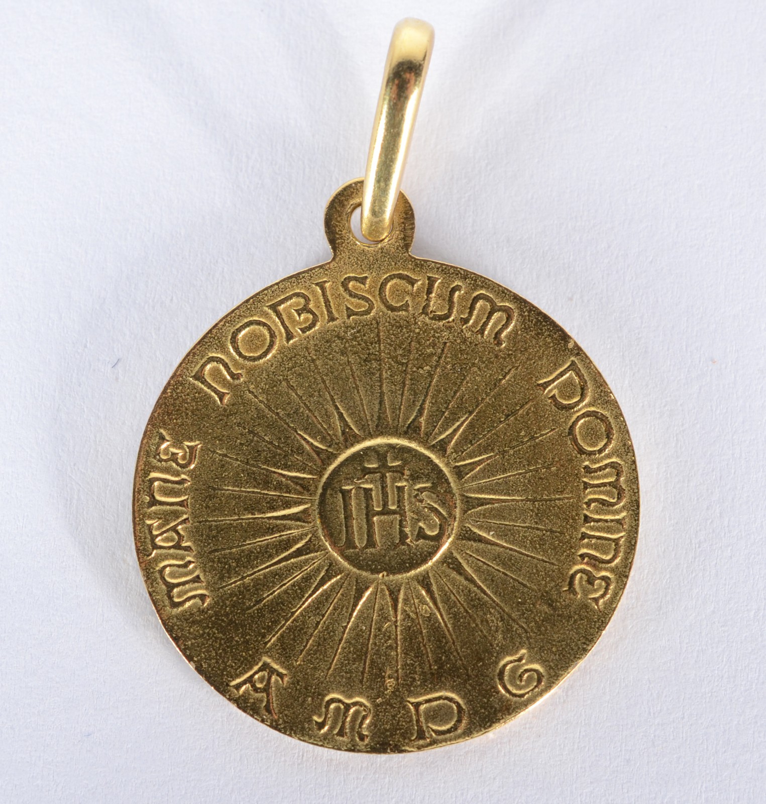 Pendente de ouro 18 k., com rosto de Cristo, contraste 750 mls. (Por... - foto 2 de 3