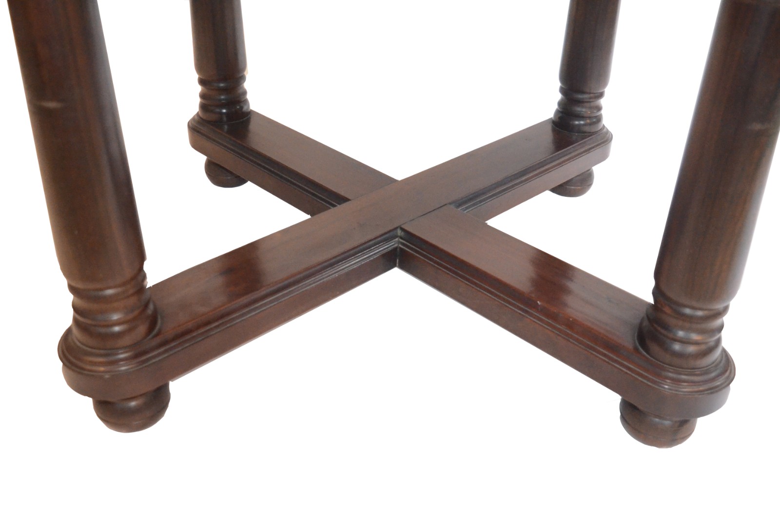 Mesa de jantar de madeira nobre, tampo oval com um tabua extensora... - foto 6 de 6