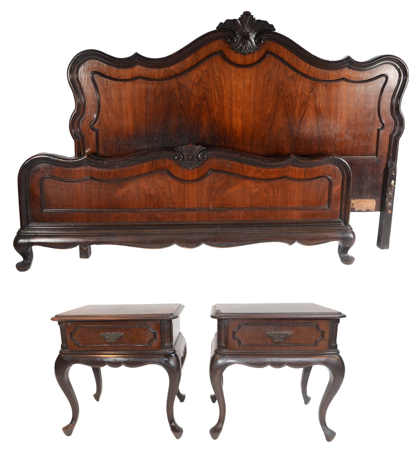 Conjunto de cama de casal com par de mesinhas de cabeceira de madeira... - foto 1 de 11