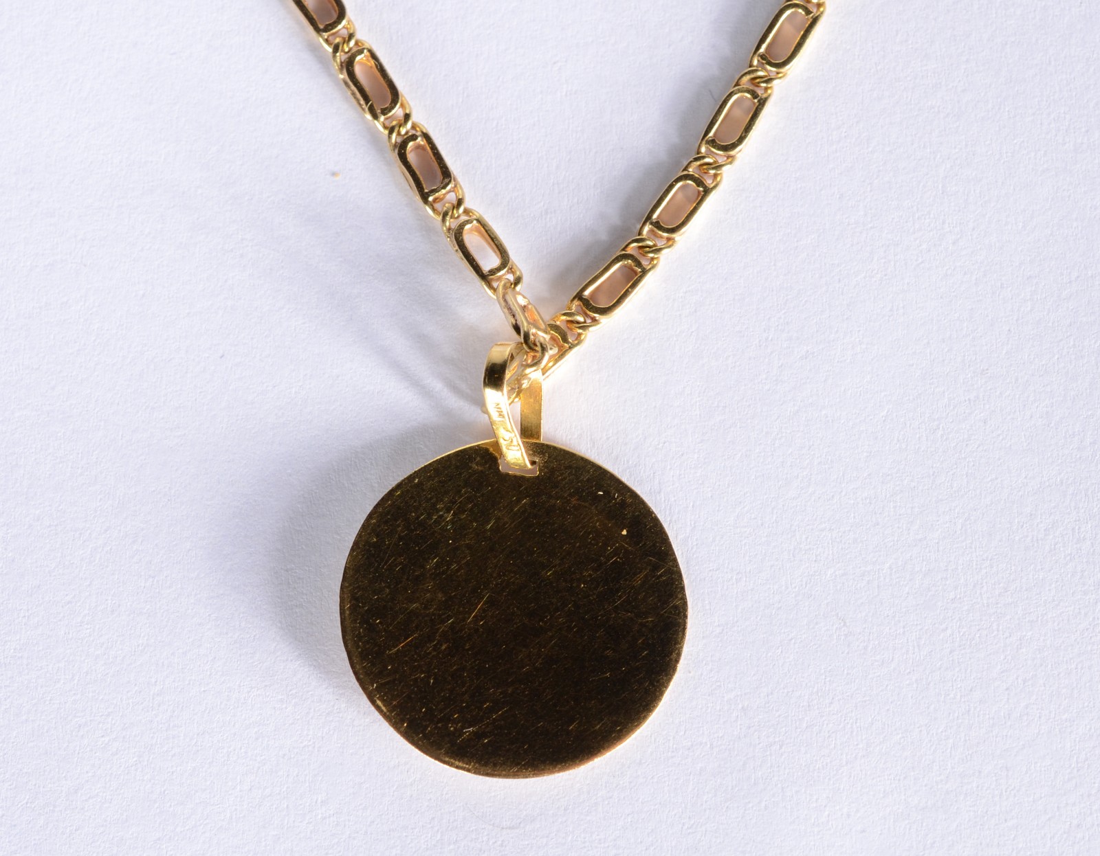 Colar com pendente feitio "redondo" com lua e mini brilhantes de ouro... - foto 4 de 5