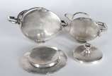 Fracalanza (1884),  - Baixela para chá e café de metal prateado Fracalanza, composto de: 2 bules, leiteira, açucareiro, manteigueira (faltando o recipiente de cristal, só t