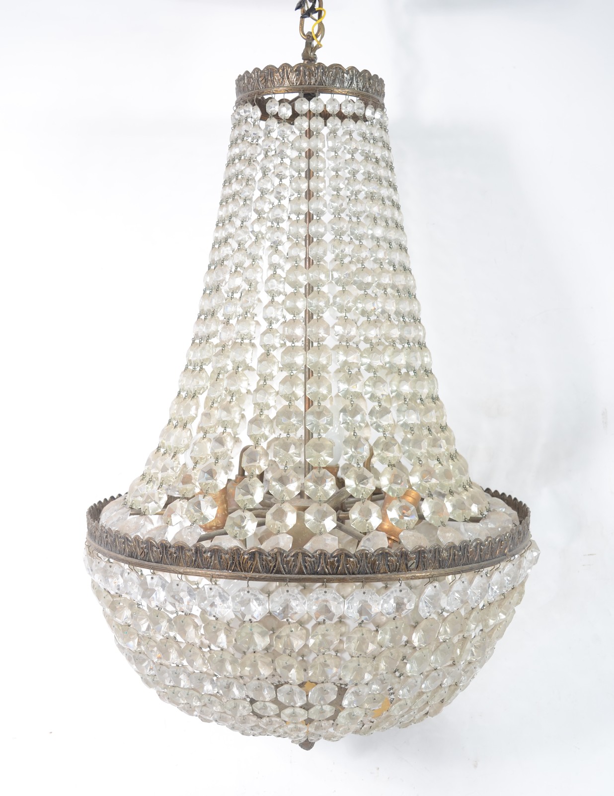 Lustre estilo Império de metal e contas de cristal lapidado. - foto 1 de 6