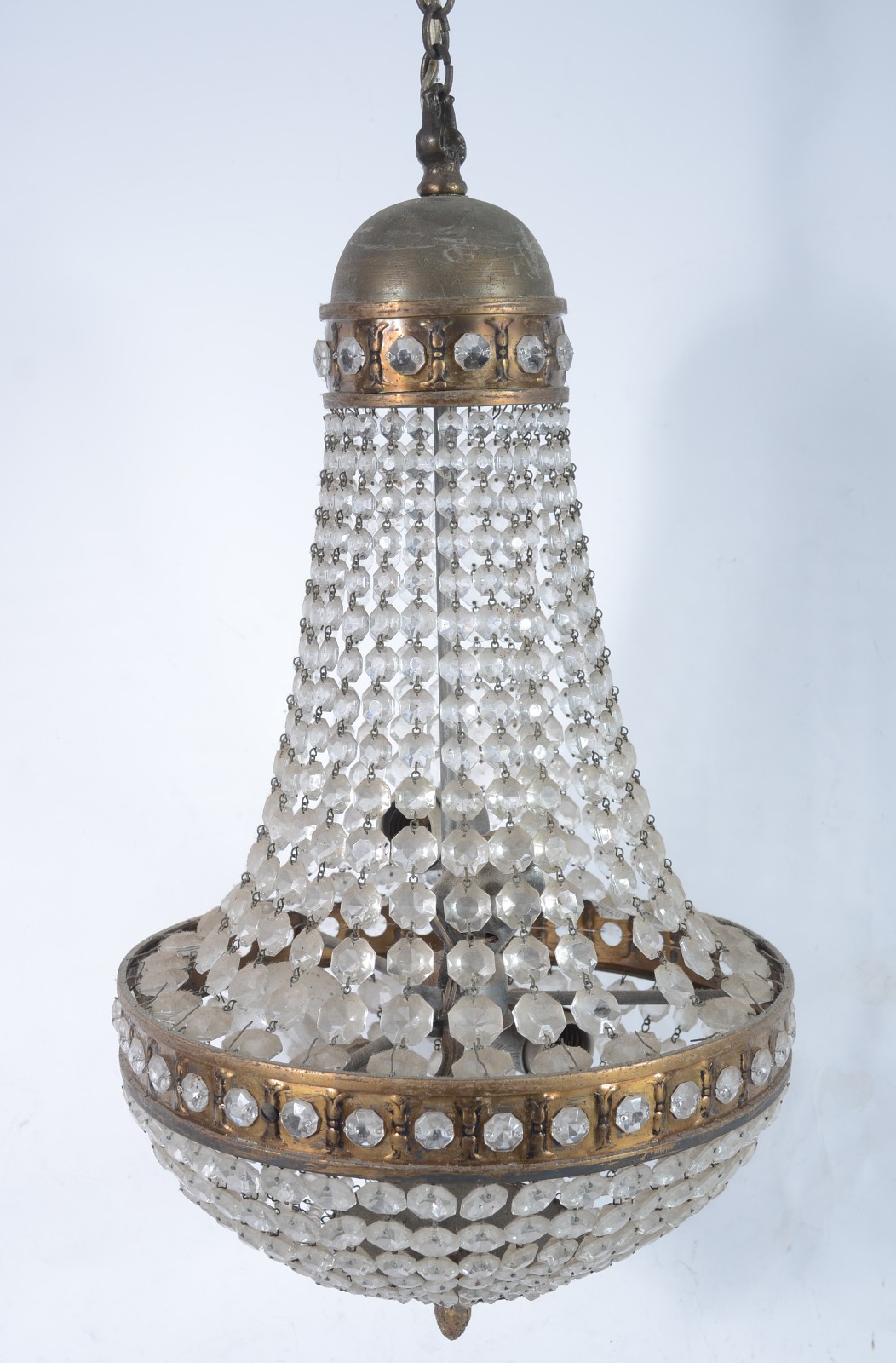 Lustre estilo Império com contas de cristal. - foto 1 de 6