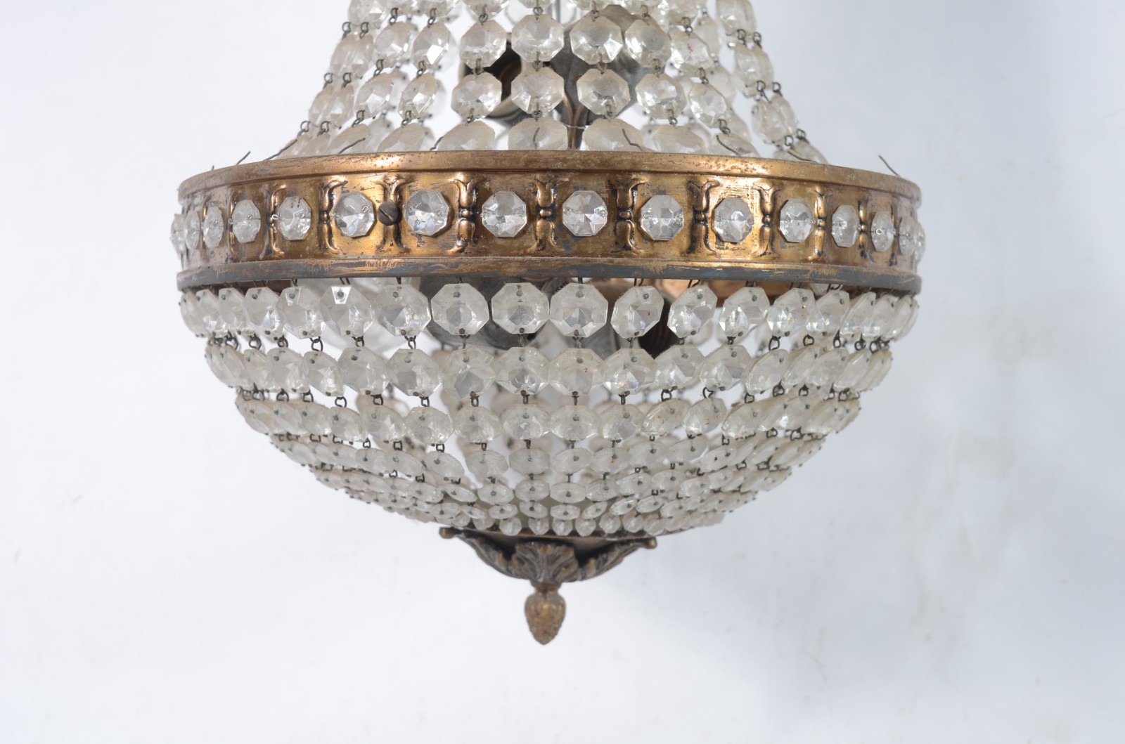 Lustre estilo Império com contas de cristal. - foto 4 de 6