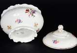 KPM (1831-1971),  - Duas peças de porcelana KPM, sendo uma potiche de porcelana alemã na cor bege com flores em policromia e friso dourado e prato de porcelana polonesa n