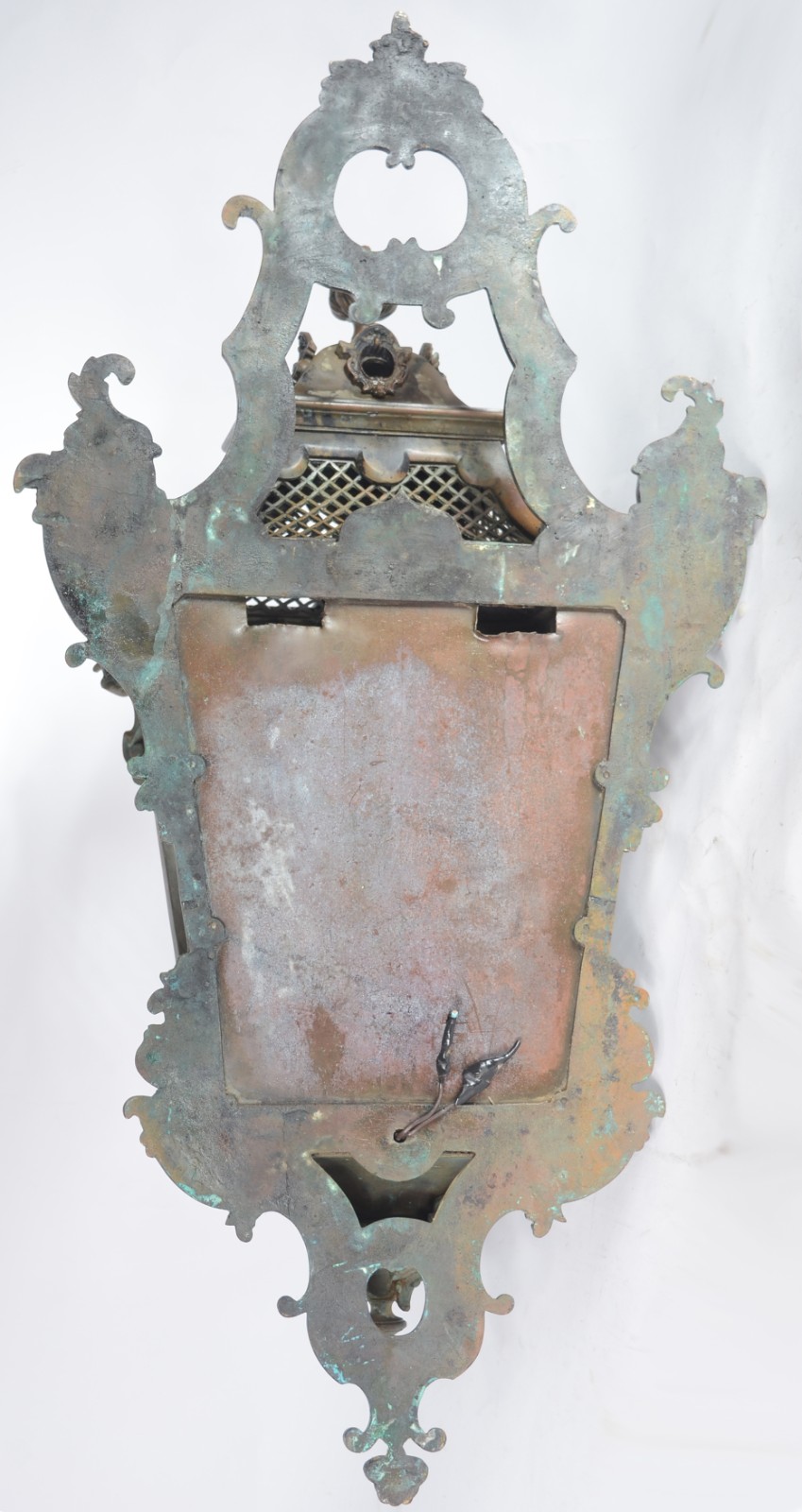 Antiga luminária de parede de ferro com frente e laterais de vidro... - foto 4 de 7