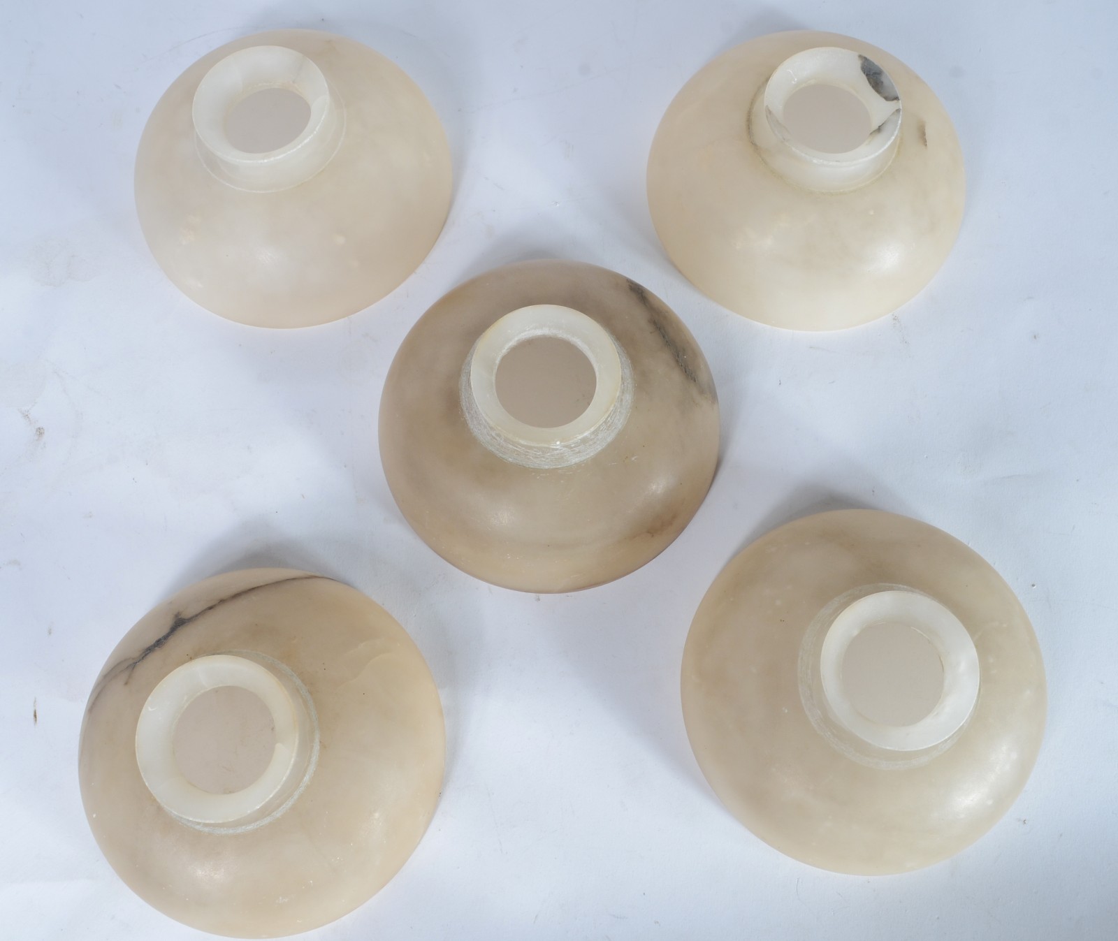 Conjunto com 5 cúpulas de alabastro para apliques. - foto 4 de 5