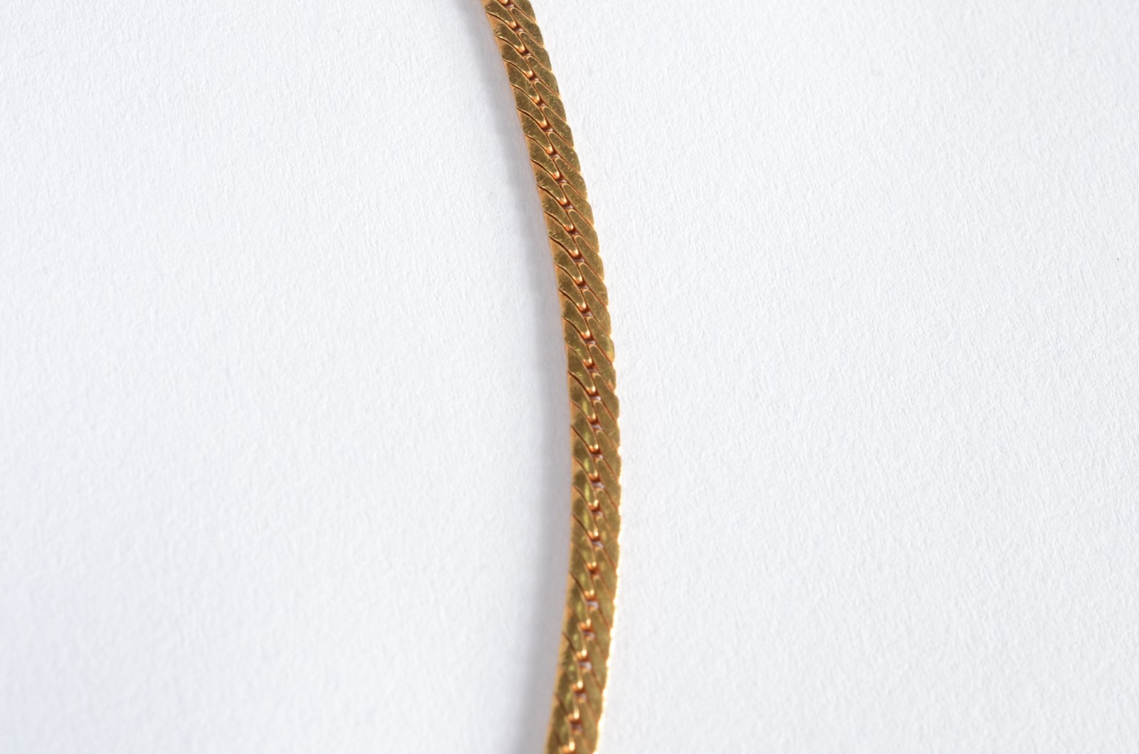 Conjunto de colar e par de brincos de ouro 18 k., com esmeraldas... - foto 9 de 10