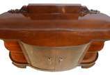 Móvel buffet de madeira nobre no estilo Art Dec... - Móvel buffet de madeira nobre no estilo Art Deco. Duas portas centrais no feitio semi bombé, prateleira interna, quinas vazadas com prateleiras ...