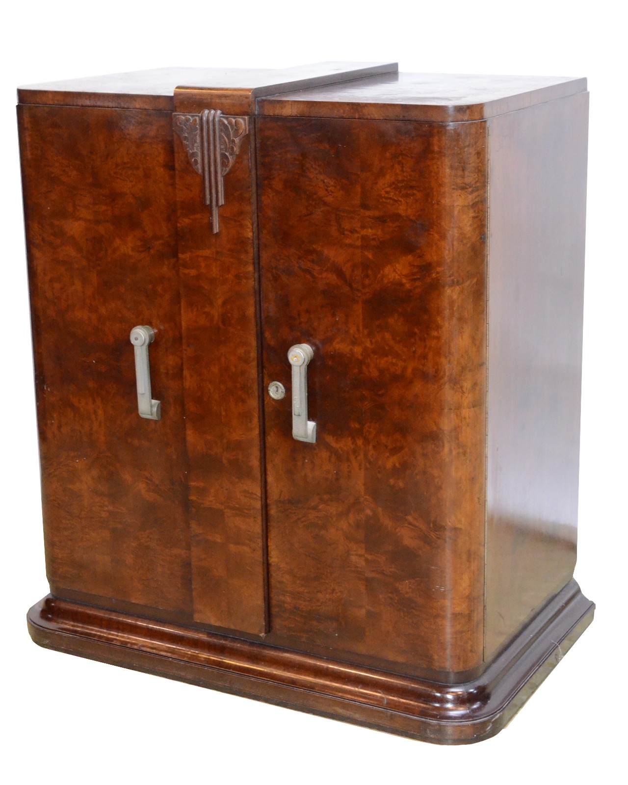 Cômoda de madeira nobre no estilo Art Deco, duas portas com cinco... - foto 1 de 9