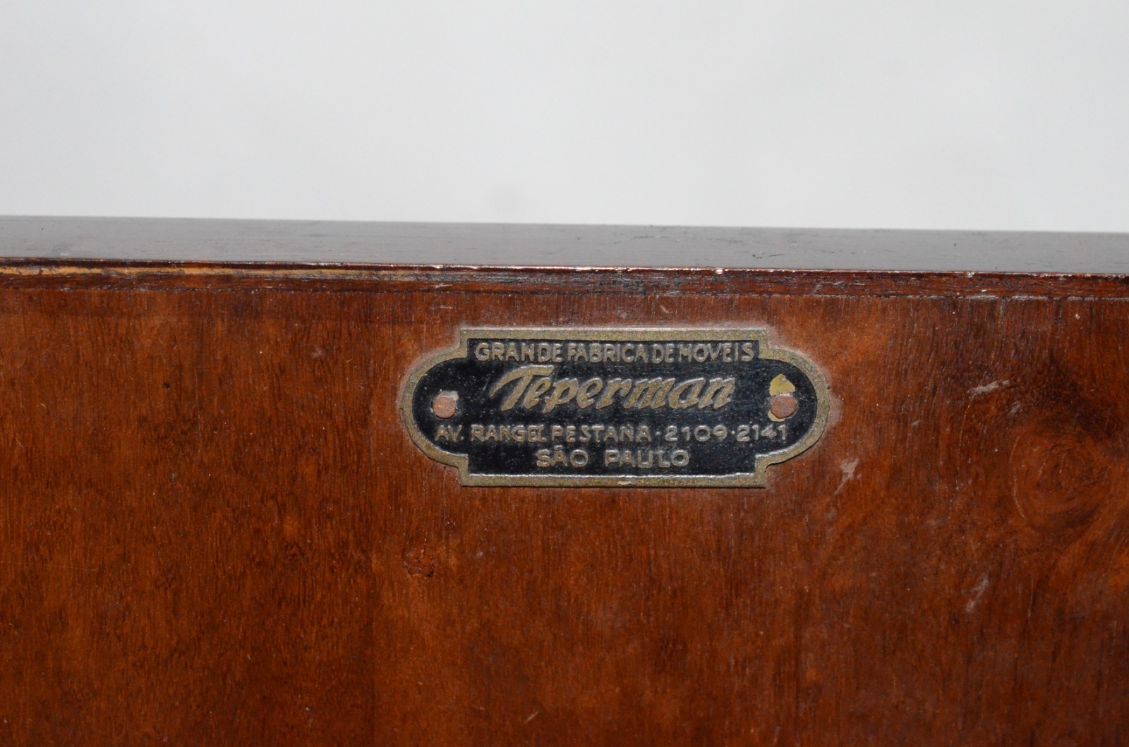 Cômoda de madeira nobre no estilo Art Deco, duas portas com cinco... - foto 7 de 9