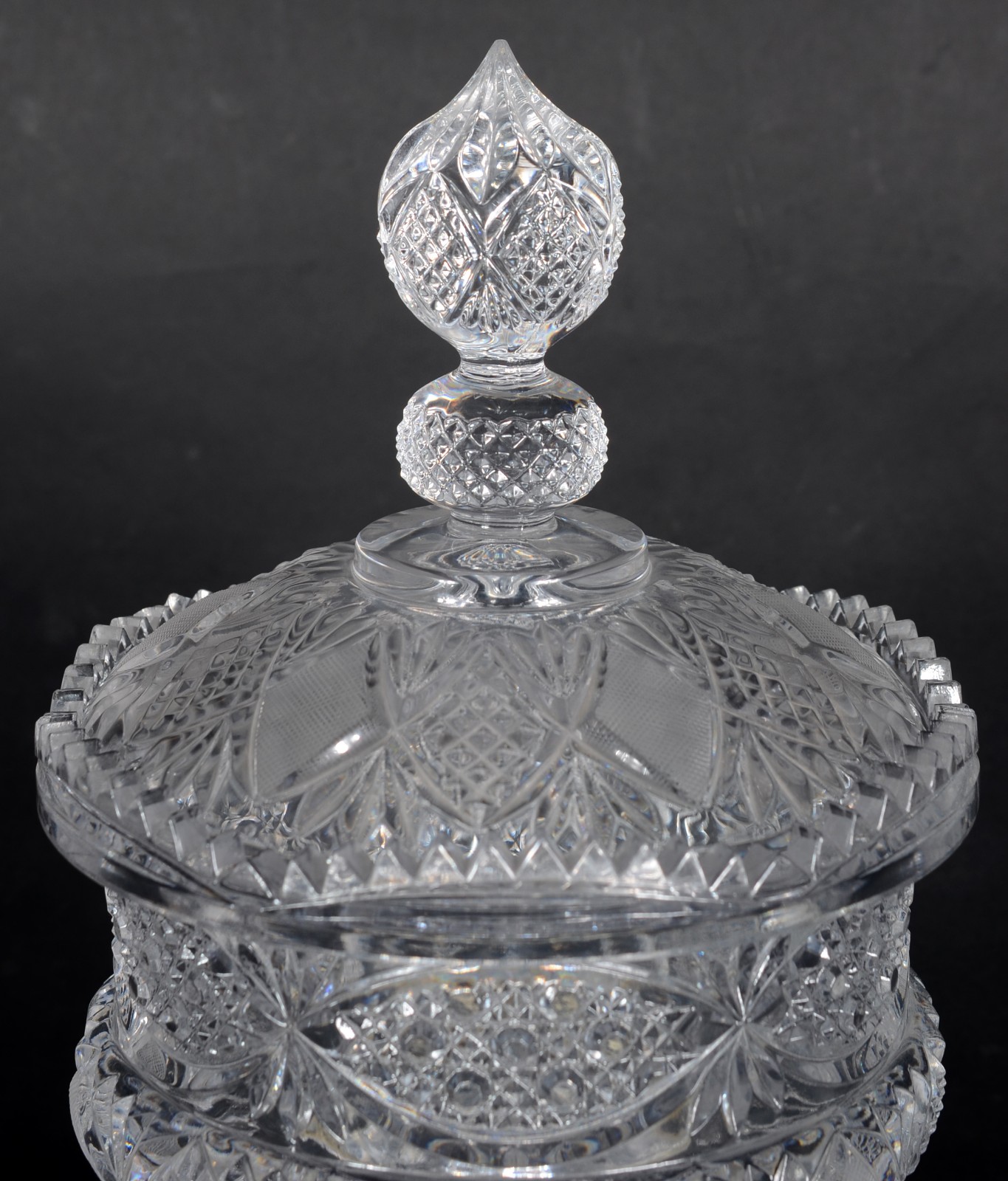 Bomboniere de cristal tcheco lapidado. - foto 3 de 6