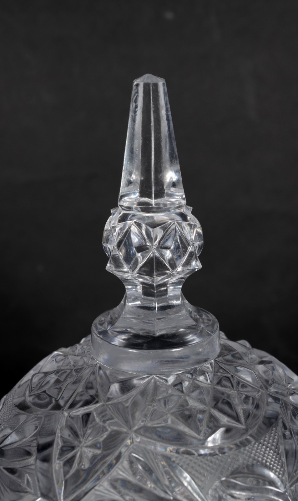 Bomboniere de cristal tcheco lapidado, feitio redondo. - foto 4 de 6