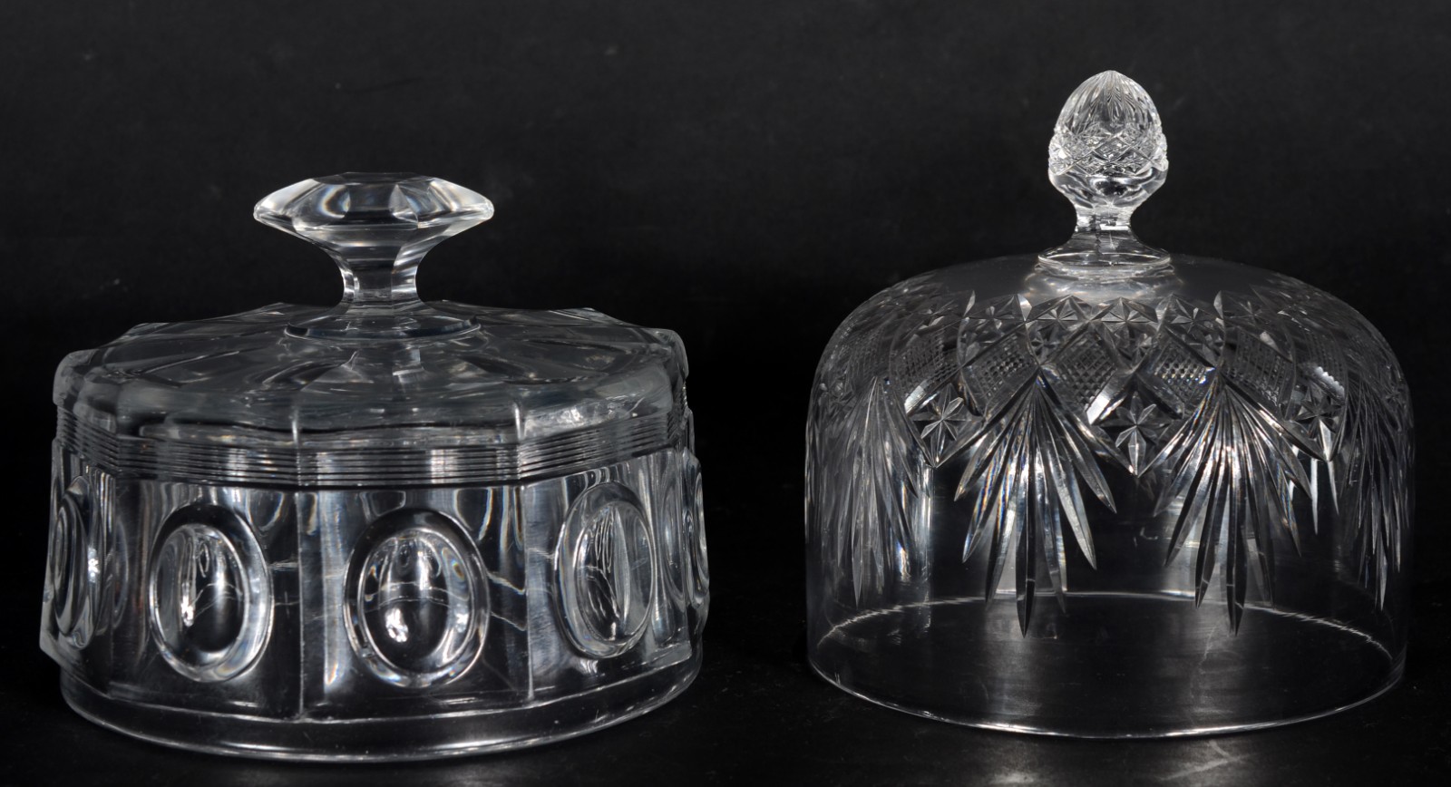 Duas tampas para queijeira de cristal europeu lapidado. - foto 1 de 7