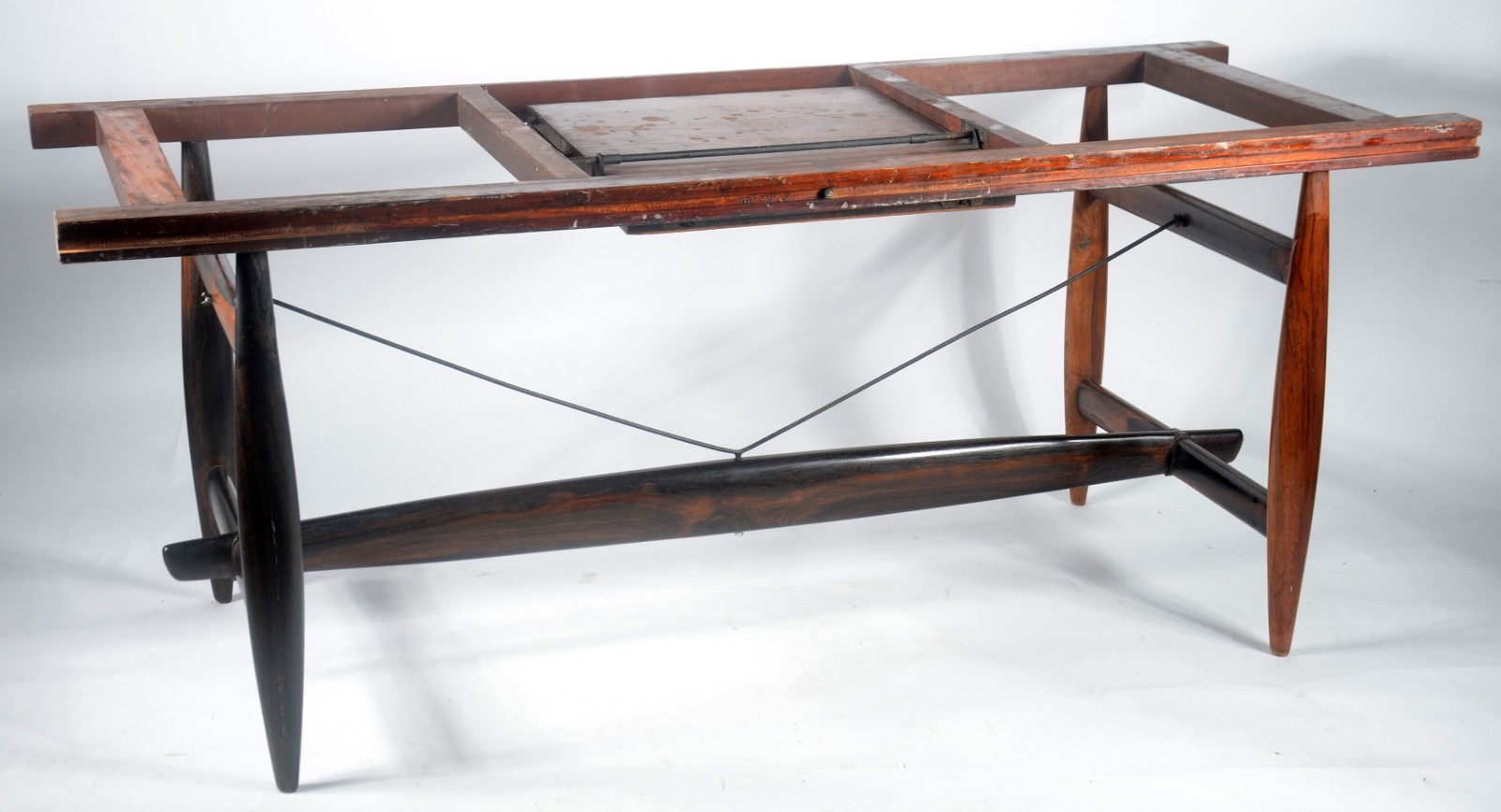  Sérgio Rodrigues (1927-2014), Mesa Burton - foto 2 de 10