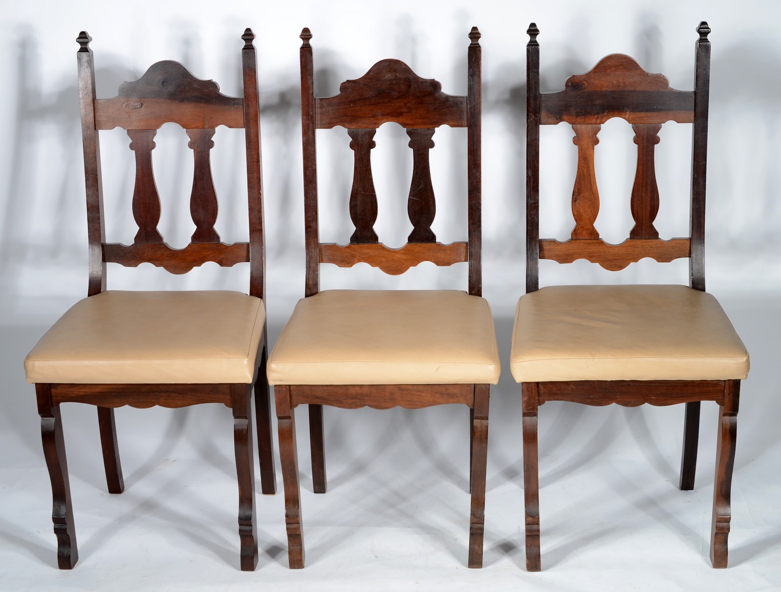Conjunto com 6 cadeiras para sala de jantar de madeira nobre... - foto 6 de 9
