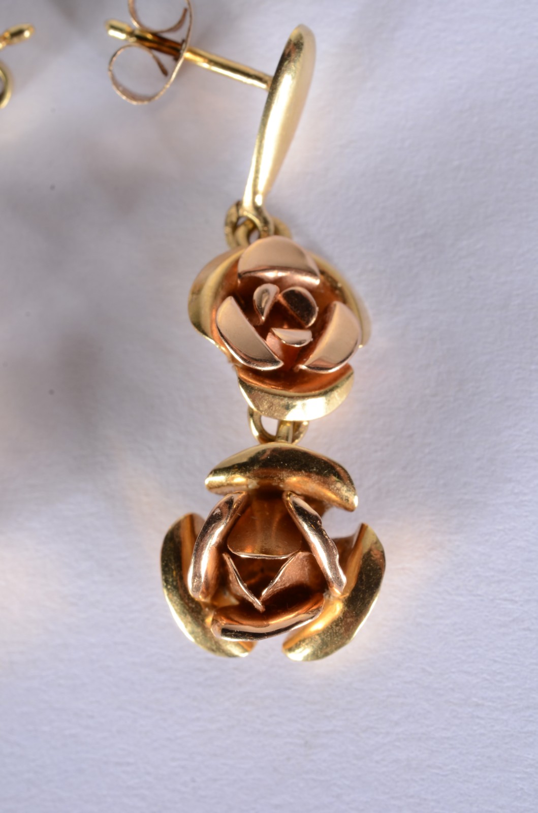 Par de brincos de ouro 18 k., contraste 750mls feitio flor. (Por... - foto 2 de 4