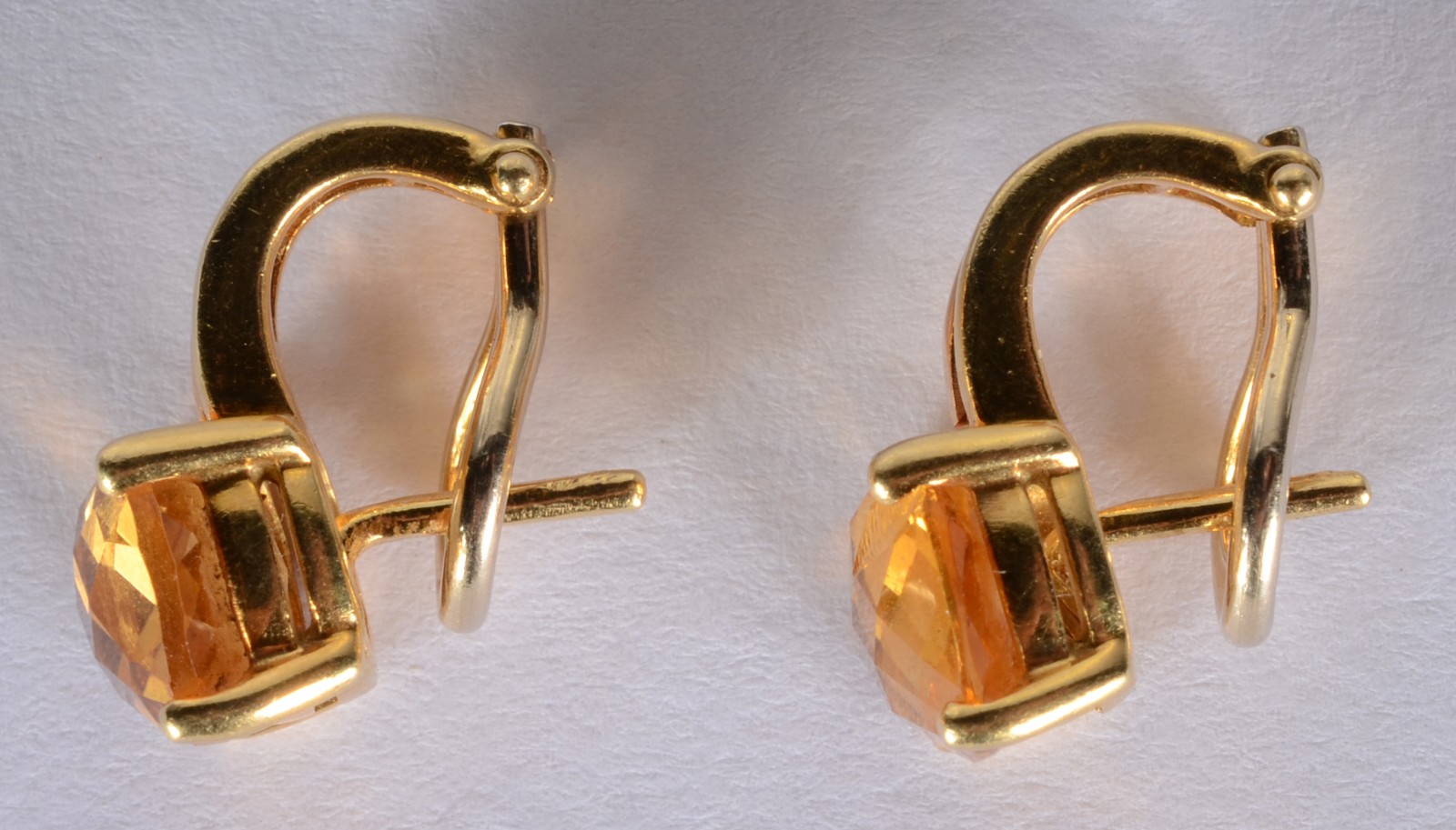Par de brincos de ouro 18 k., contraste 750 mls com duas pedras... - foto 1 de 5