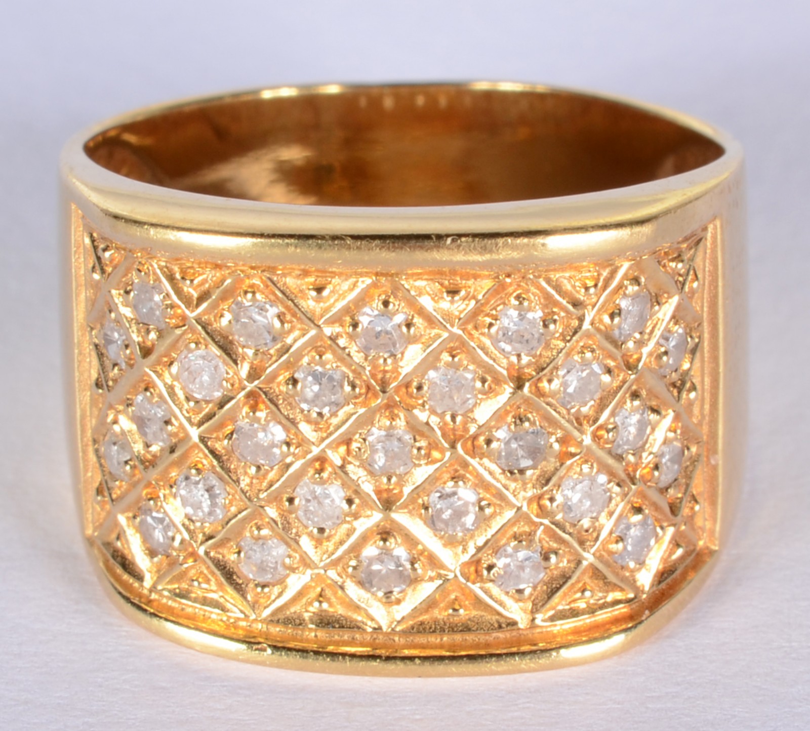 Anel de ouro 18 k., contraste 750 mls com aproximadamente 18... - foto 2 de 6