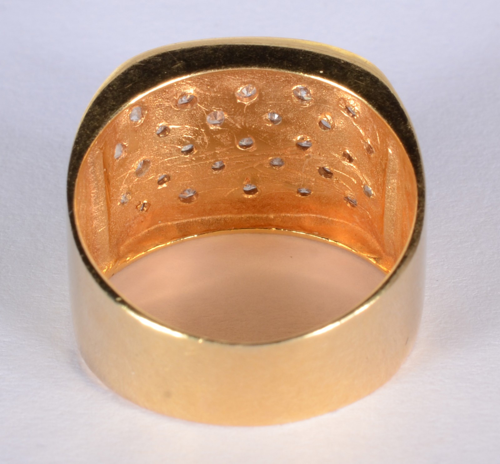 Anel de ouro 18 k., contraste 750 mls com aproximadamente 18... - foto 3 de 6