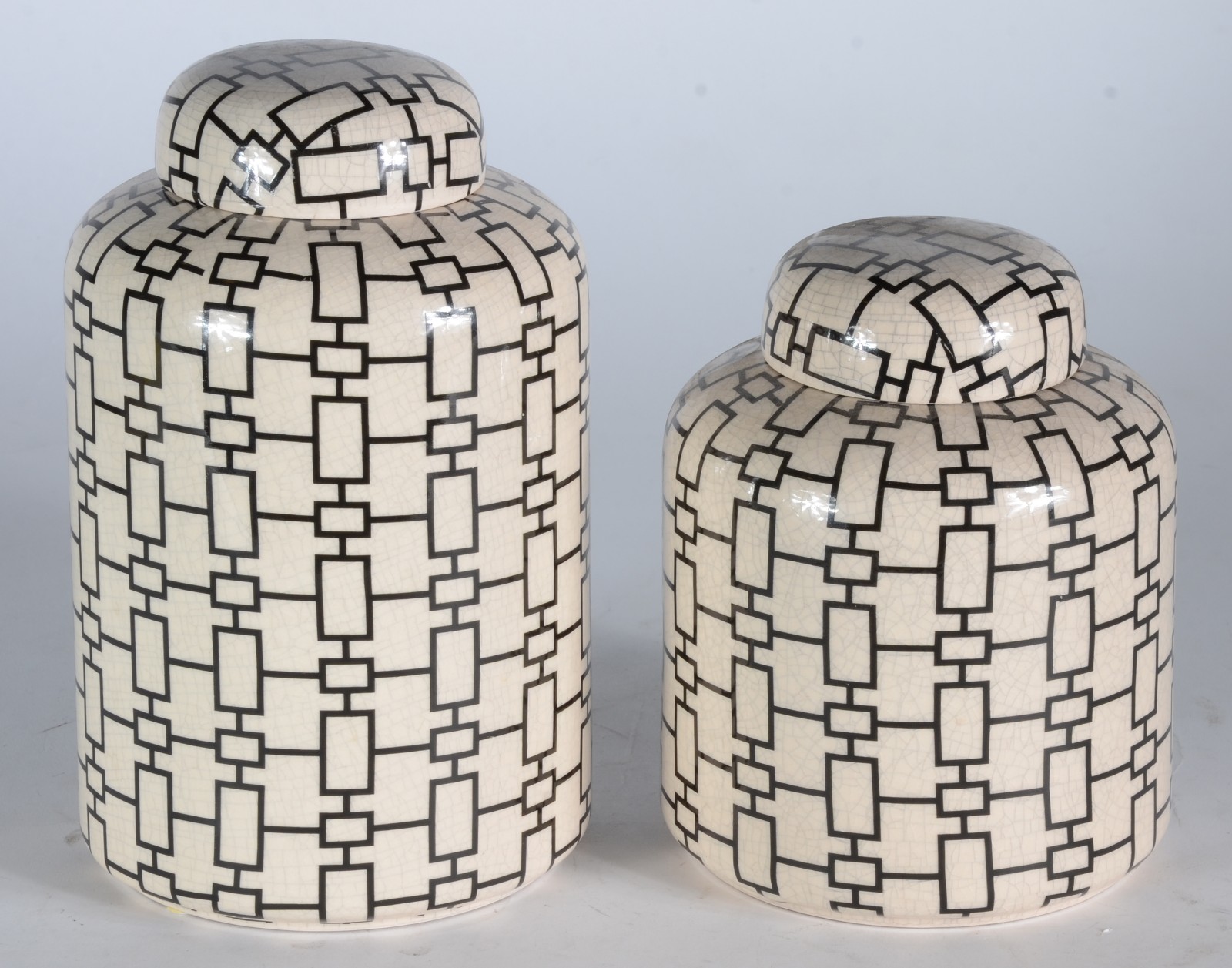 Duas potiches de cerâmica "craquele" decorados com desenhos... - foto 1 de 4